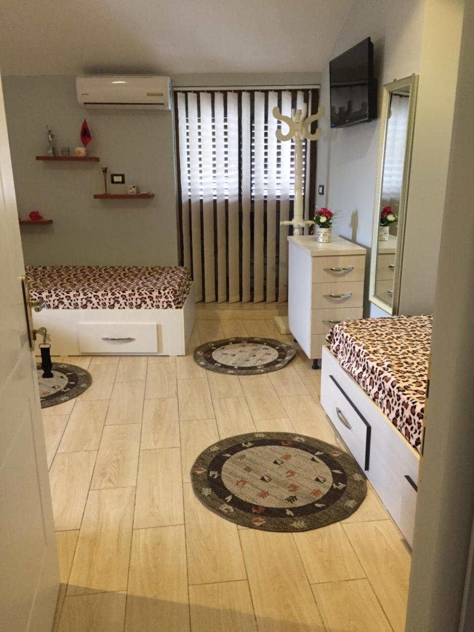 Lille France Apartments Shkodër エクステリア 写真