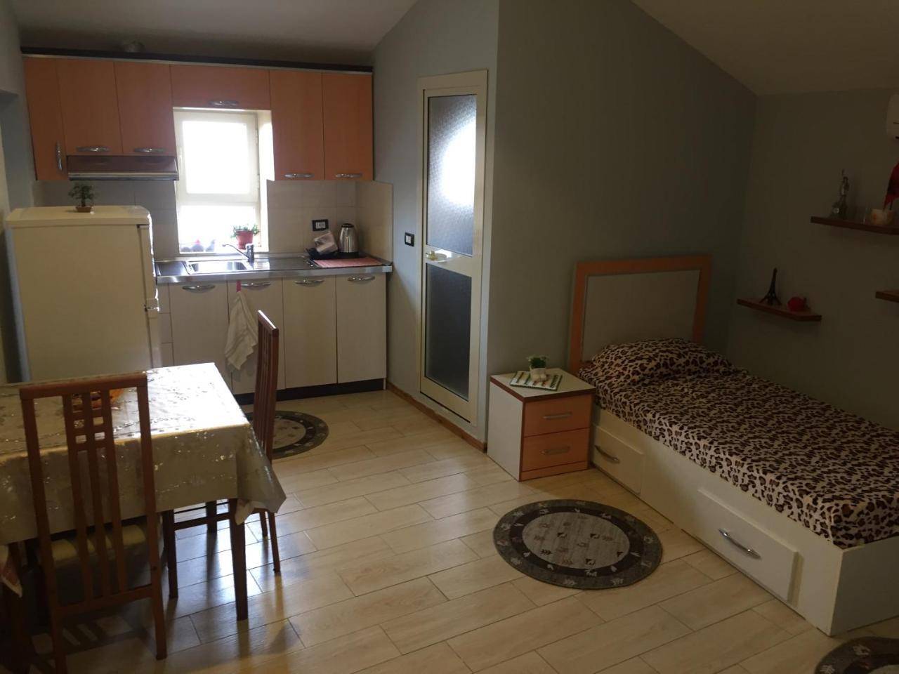 Lille France Apartments Shkodër エクステリア 写真